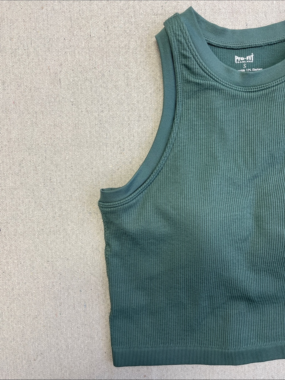 Pro-Fit Seamless Ribbed Cropped Tank Top Built-In Bra Green Small - Picture 3 of 8